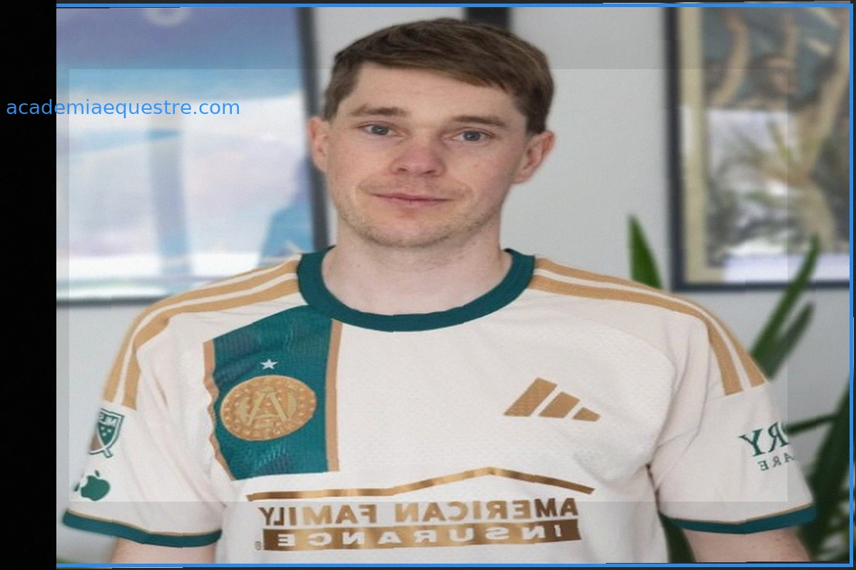 A Notável Transformação dos Kits EA7 do Napoli: De 2021 a 2026