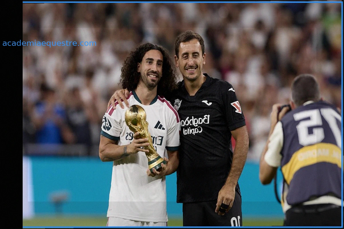 Bernabéu Homenageia Campeões do Mundo: Cucurella e Oyarzabal Aclamados