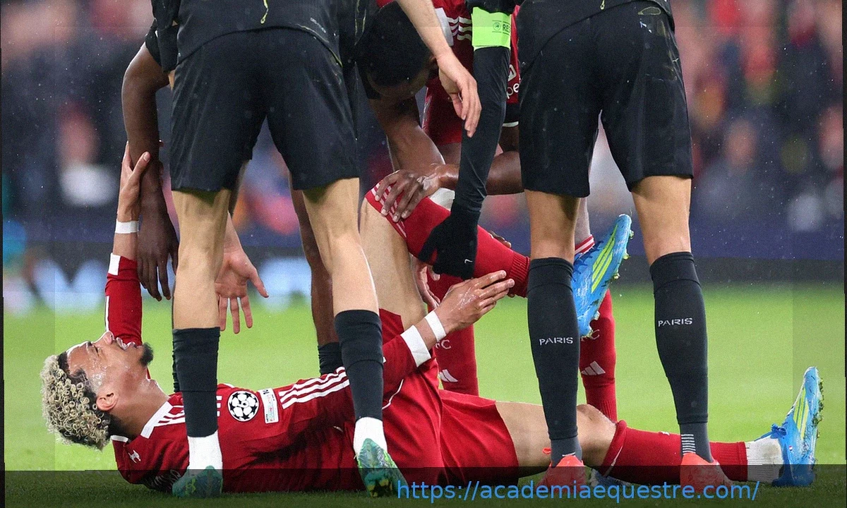 “Muito grave” – Slot dá atualização preocupante após Ekitike ser retirado de maca