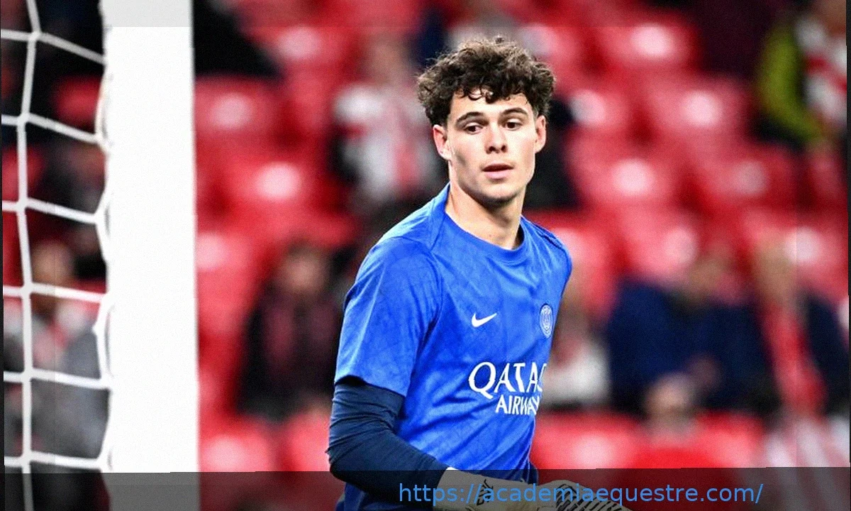 Liga Jovem: Martin James, guarda-redes do PSG, disputou penáltis com lesão no joelho